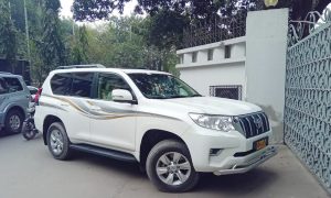 রাষ্ট্রীয় অতিথি ভবন পদ্মায় প্রবেশ করছেন মিয়ানমারের রাষ্ট্রদূত কিউ মোয়ে